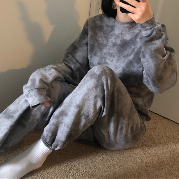 Sweaters - Tie dye sweat suit set